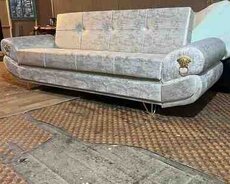 Divan Bently