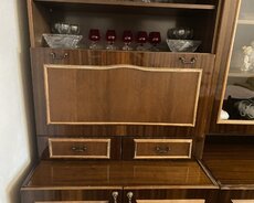 Klassik üslubda böyük divar vitrin-mebel dəsti