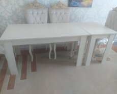 Masa və oturacaqlar satılır